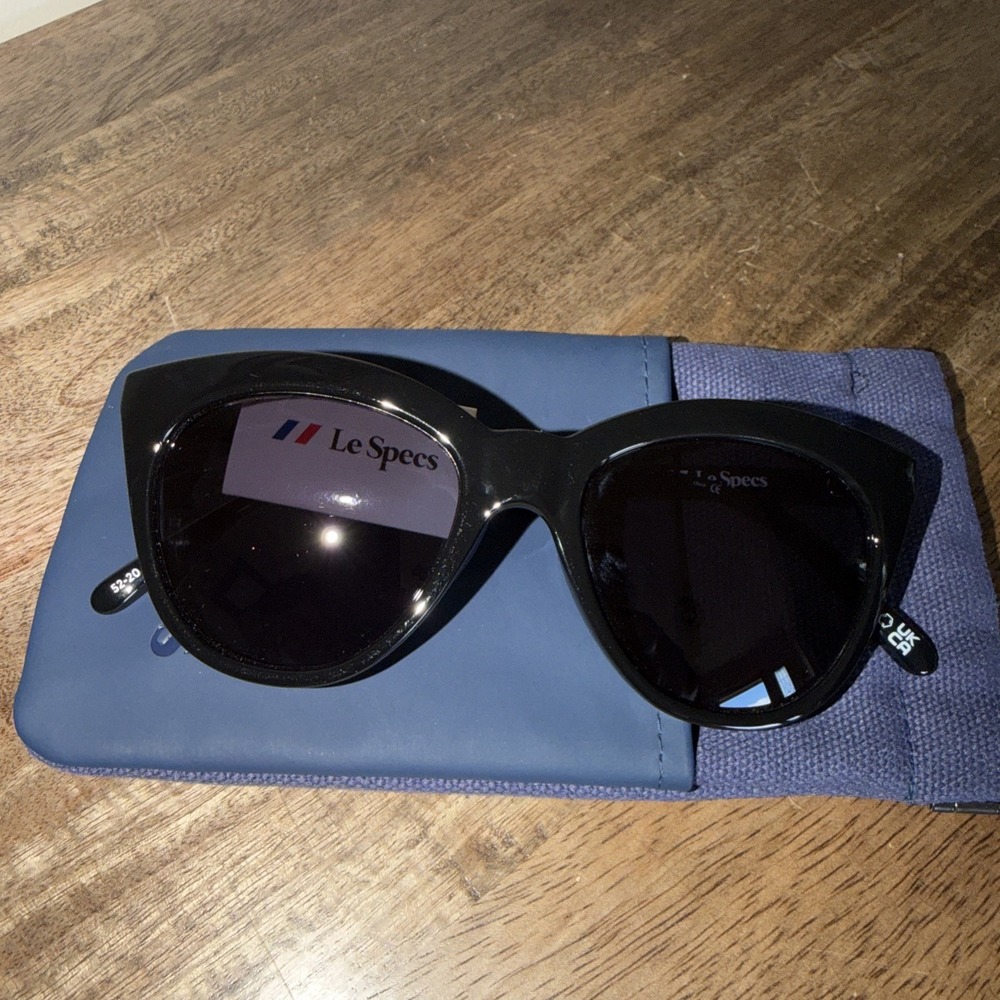 Le‎ Specs Halfmoon Magic 1202094 Black Smoke Mono Cat-Eye Sunglasses 52-20-149mm